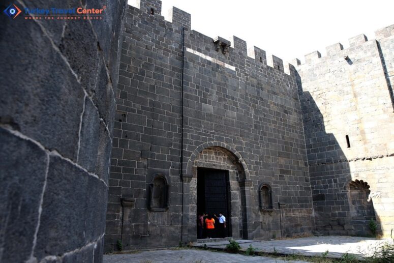 Diyarbakır Tours - Walking Through History Along the Ancient City Walls.