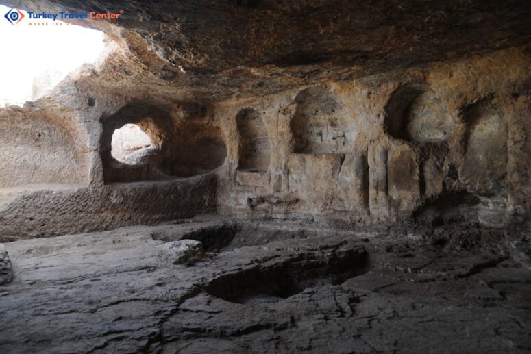 Zerzevan Diyarbakır Tours - Tracing Ancient Footprints at Zerzevan Castle.
